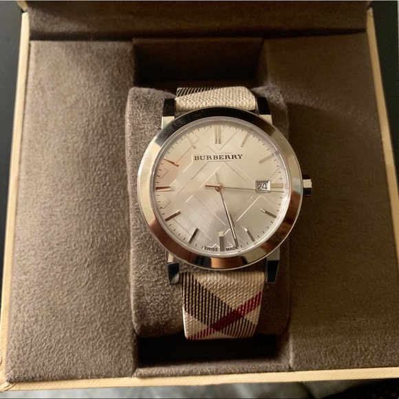 Burberry Watch - Picture 1 of 3